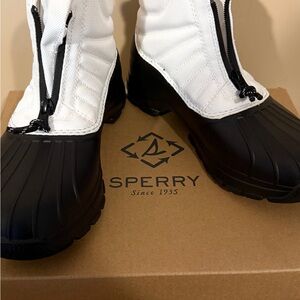 Sperry Women's Black and White Winter Boots 7.5
